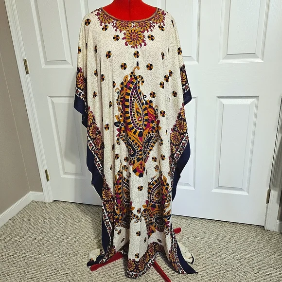 💮 Floral & Paisley Kaftan - Picture 2 of 14